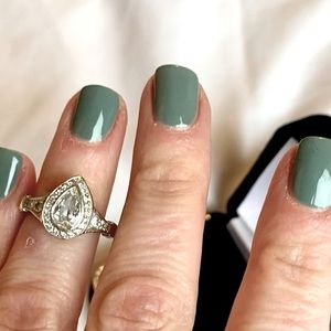 14kt white gold pear shape diamond engagement ring